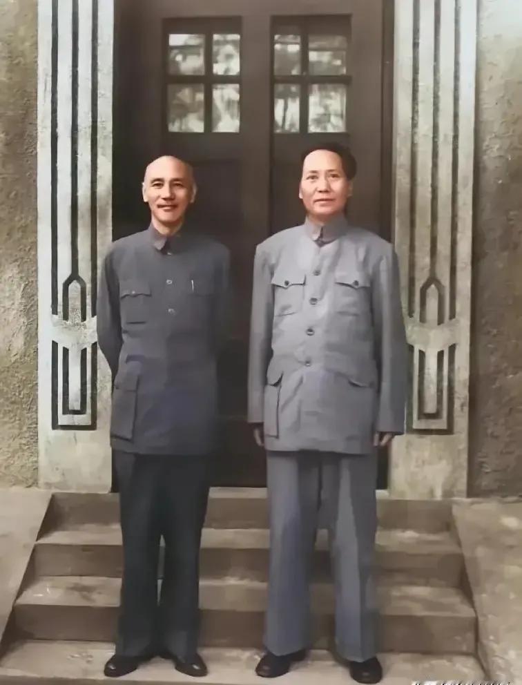 重庆外交
        在重庆谈判期间，毛主席在桂园接见了日本反战进步作家鹿地