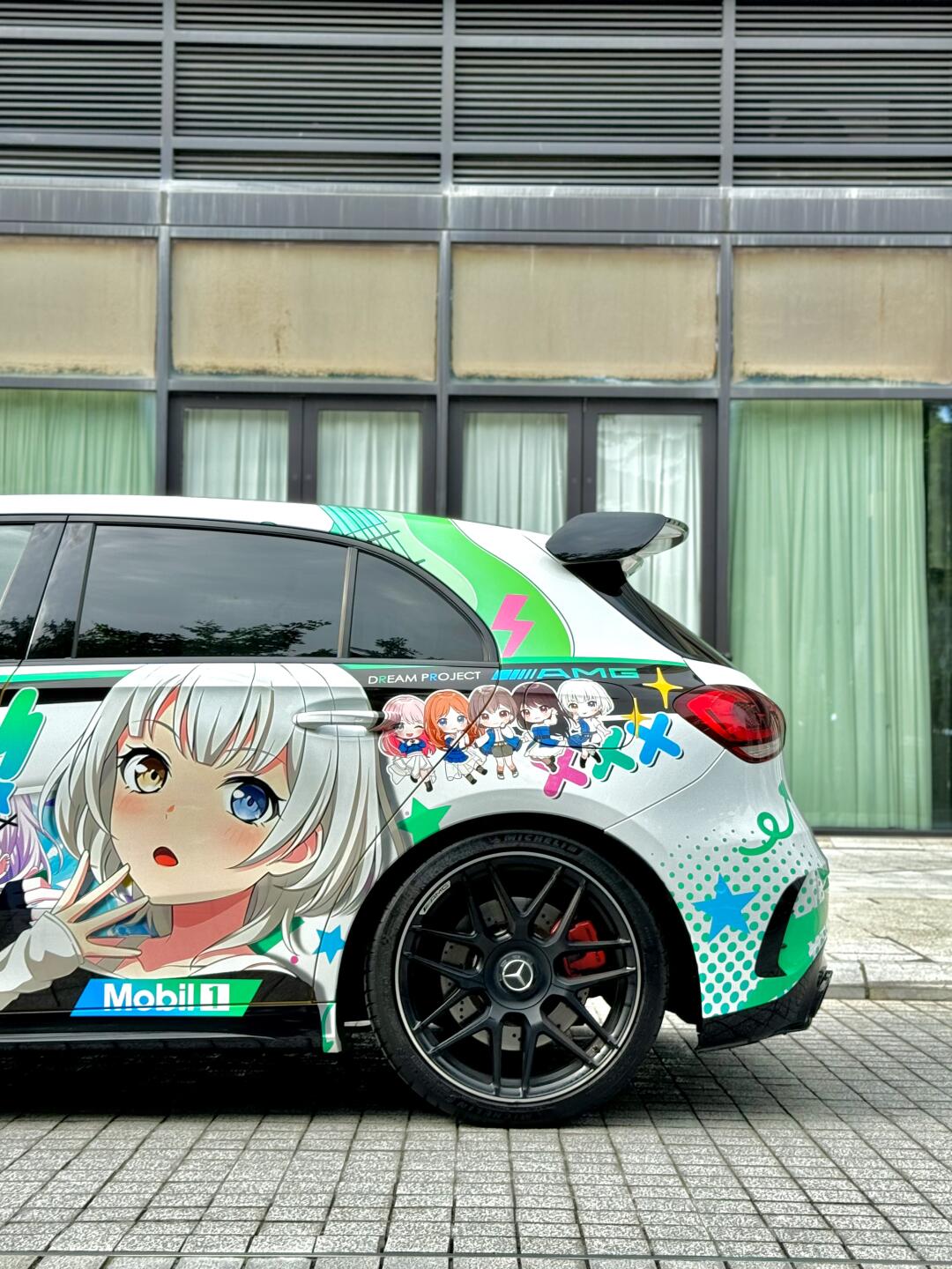 请问这台车在路上有对手吗？