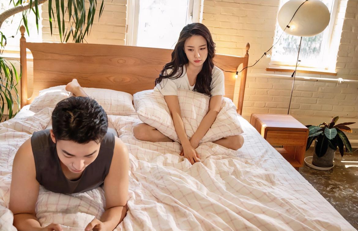 爱的尽头不是离婚，而是生理性厌恶。
它的可怕之处在于，他的存在本身，就让你感到不