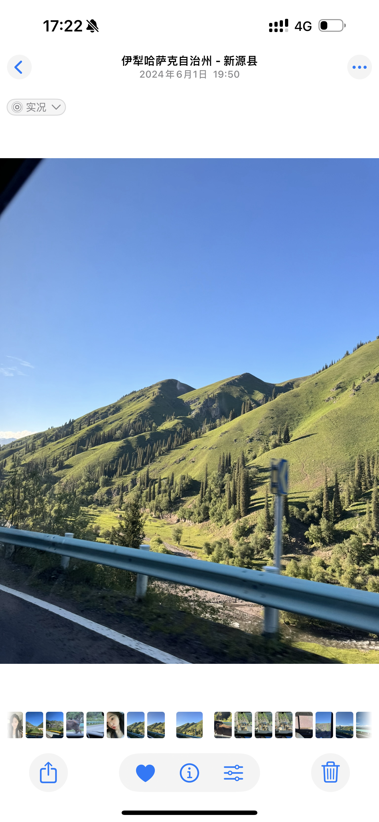 翻到了之前在新疆拍的，这也太美了…漫山遍野的小羊，我发过吗？ ​​​