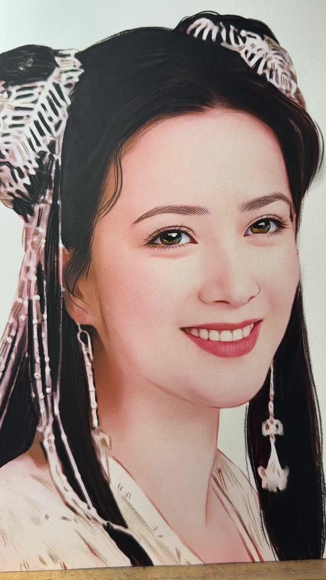 ✨何晴性情温婉温暖，曾和许亚军爱得炽热，最终却未能收获长久的陪伴，反而是廖京生的