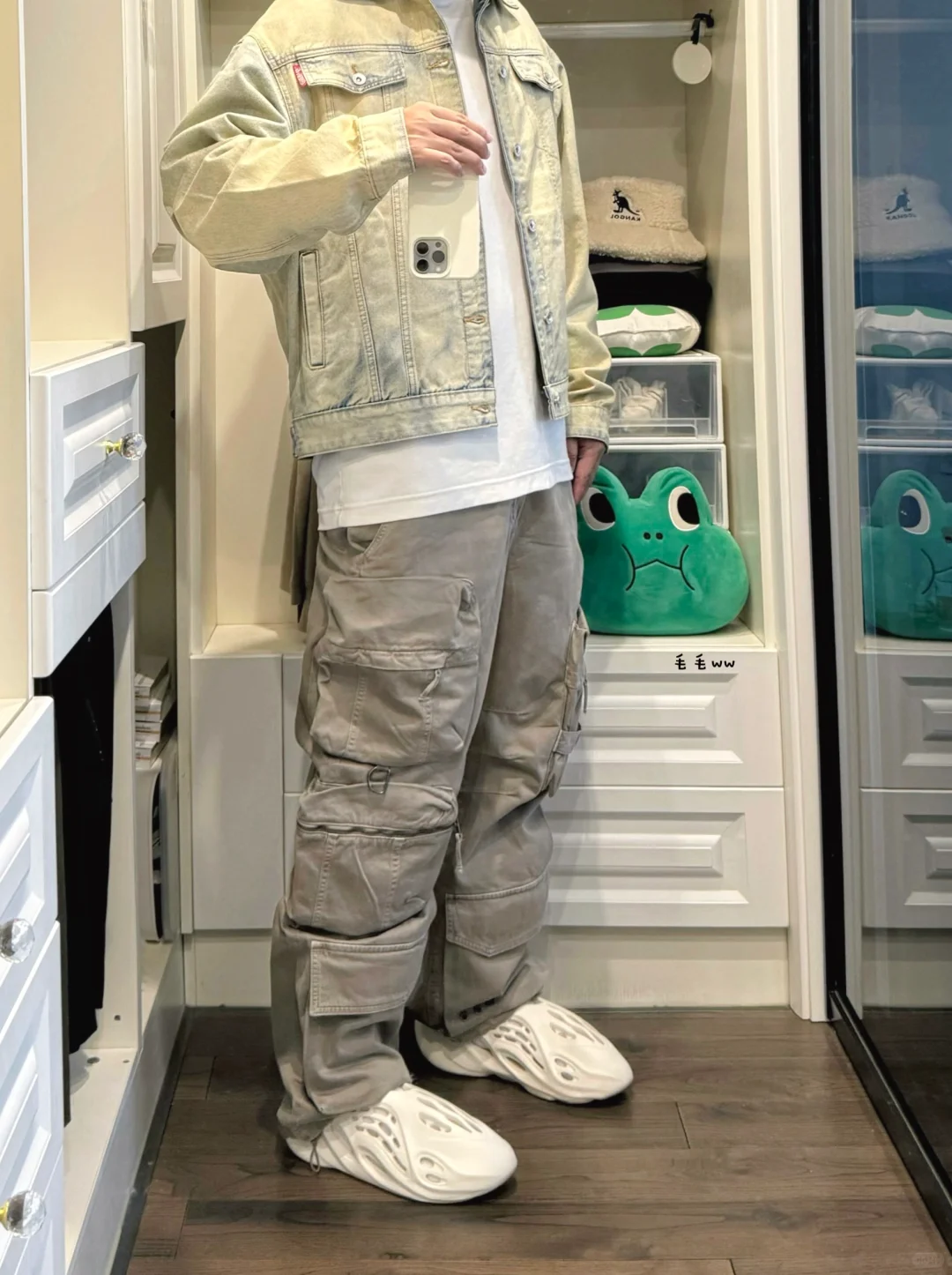 牛仔夹克｜洞洞鞋穿搭