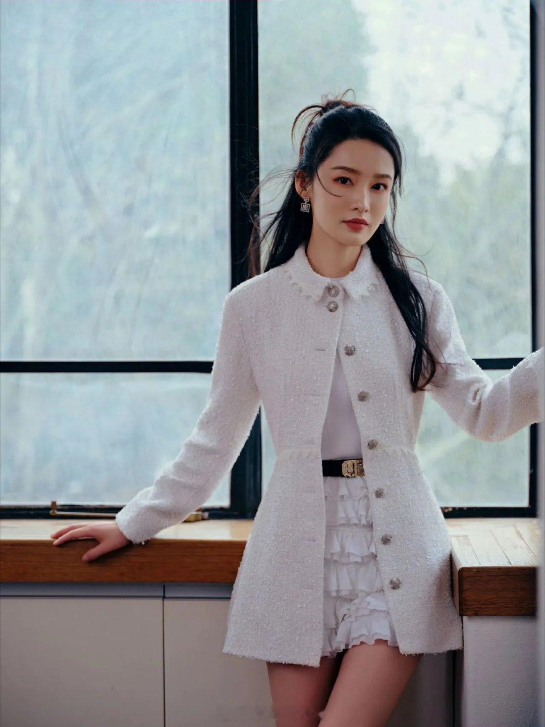 千金回国妆，沈近真又美又飒。#李沁千金回国妆# ​​​