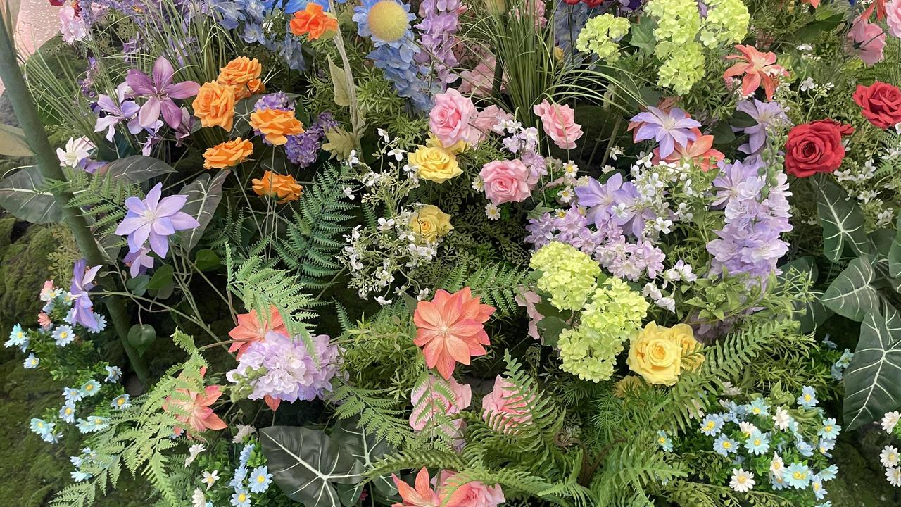 看过哪些惊艳时光的美女？莫妮卡·贝鲁奇，她的美充满了诱惑。