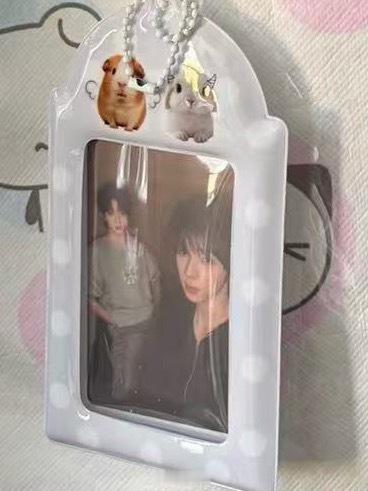 卧槽这个卡套哪里还可以买吗 ​​​