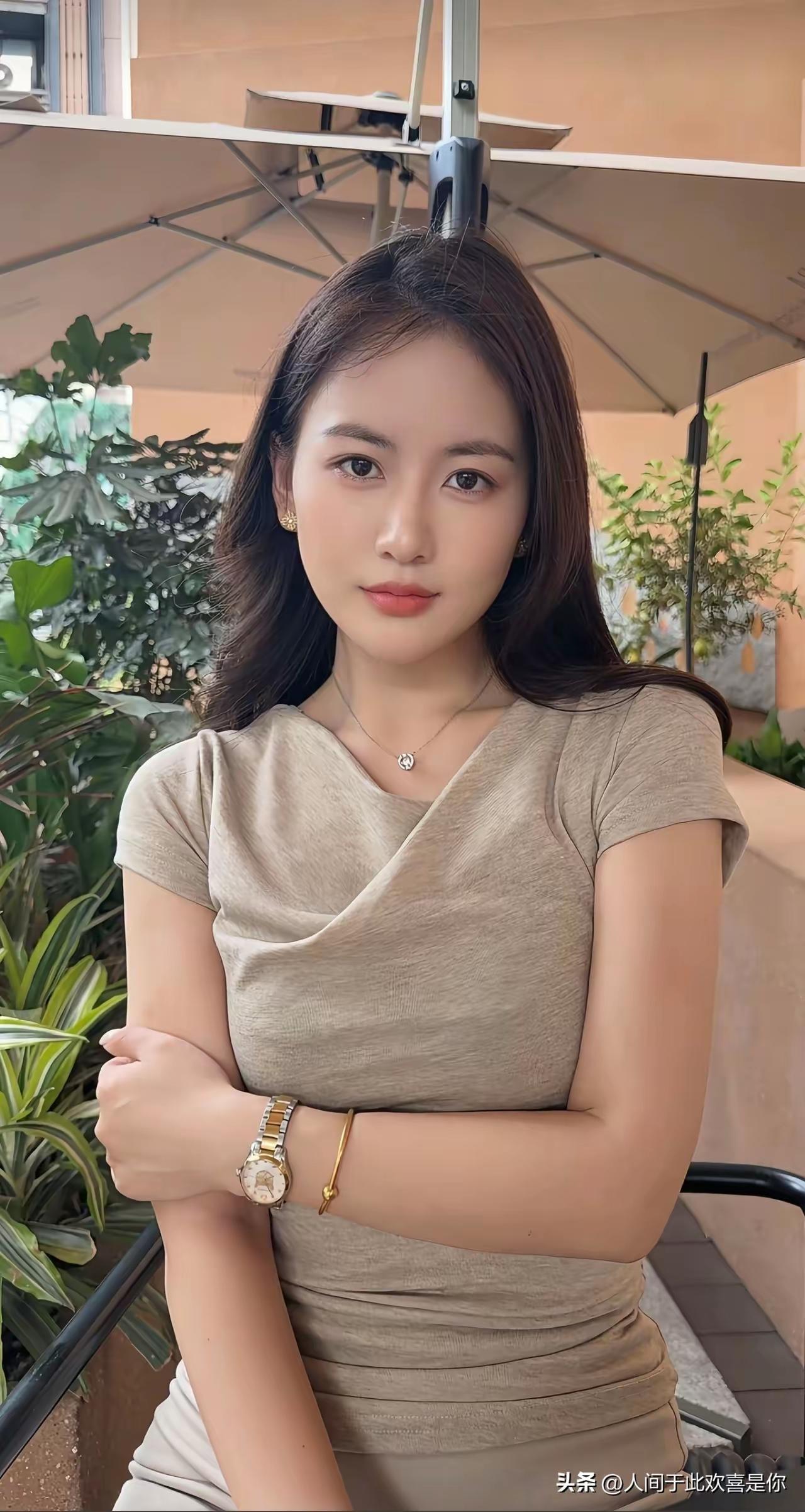 优雅气质，自然妆容，简约穿搭，享受生活