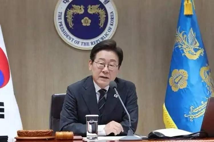 美国天价保证金飞了！李在明智破特朗普杀招，中国捡了个大便宜

特朗普要韩国掏35