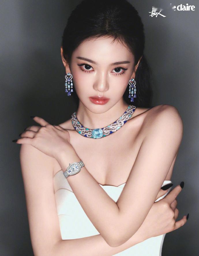 宁艺卓嘉人封面首秀就这个宁艺卓爽  能够驾驭不同的时尚感，宁艺卓嘉人封面首秀，完