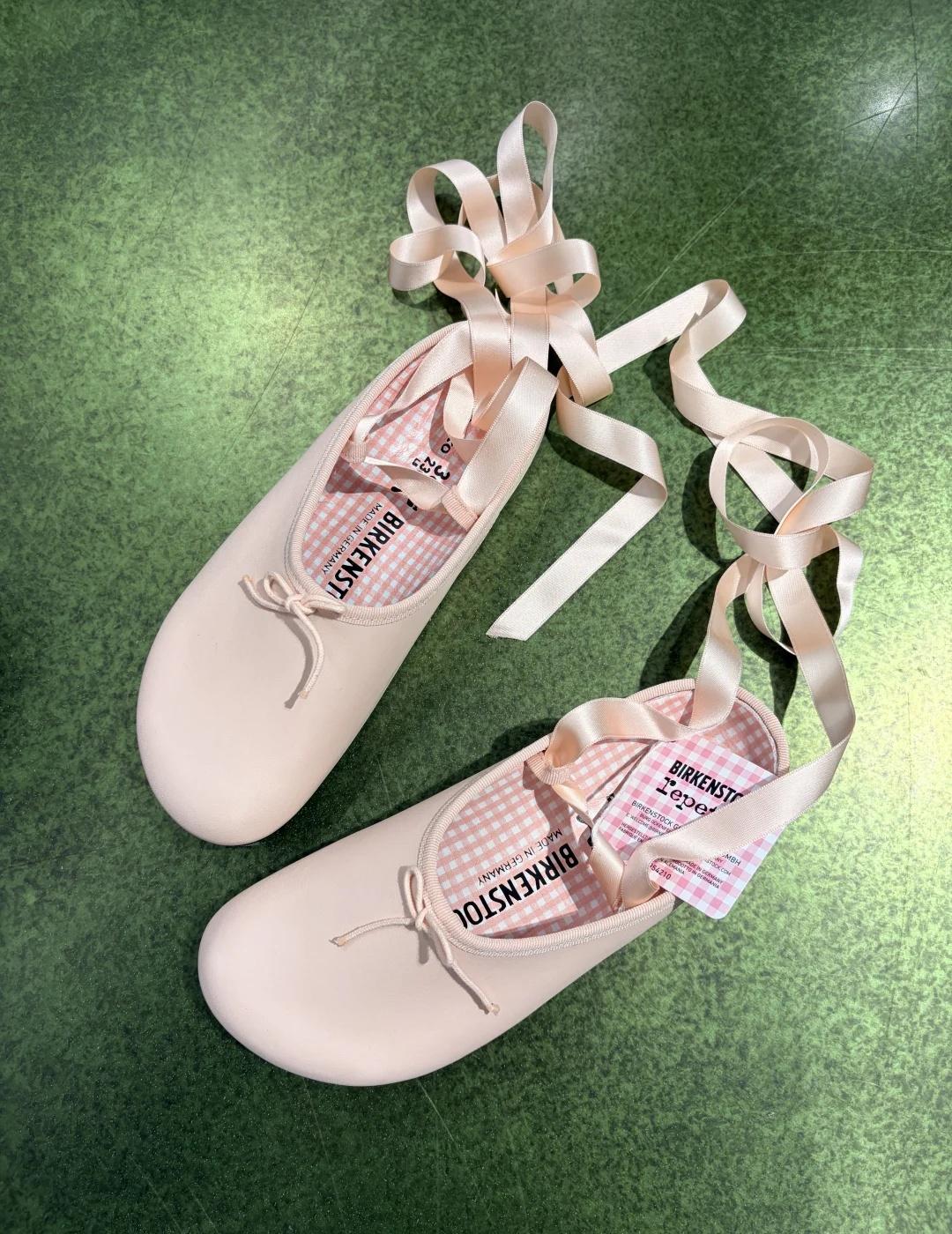 birken联名repetto
AssemblebyRéel
勃肯联名
穿上街的