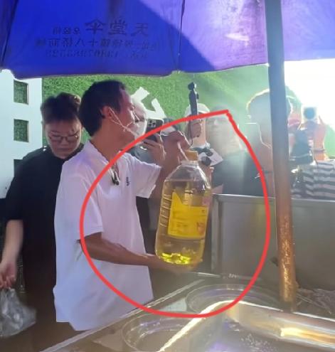 全网最感谢鸡排哥的
肯定就是“元宝”老板了！西贝带坏了元宝的口碑，没想到鸡排哥用