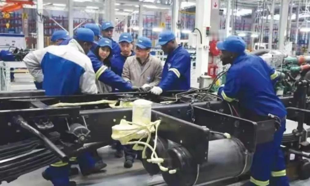 越来越多的国家开始意识到，中国工业无法复制

真正无法复制的，是这个蓝星上唯一能