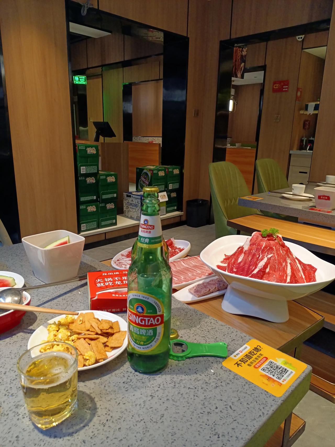 和朋友去济南龙凤喜火锅吃饭，在抖音直播间团购会便宜一点
来这里吃过好多次了，环境