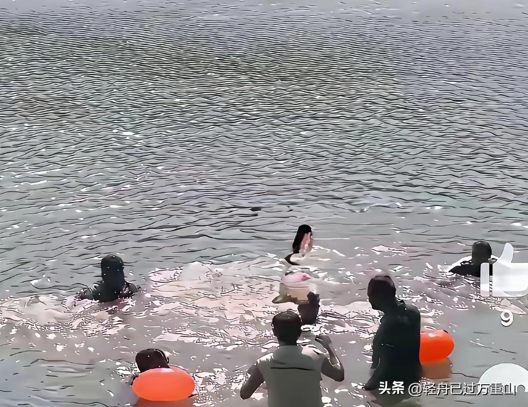 “印度必胜”，6月初，9名印度籍人员在南京的饮用水域游泳发出高呼，他们邀约着翻越