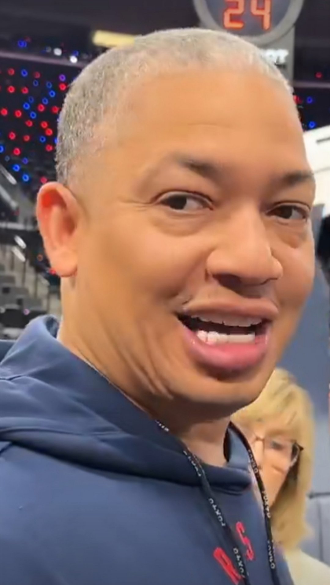 泰伦卢：比尔将会缺席首场季前赛！他的身体状态在稳步恢复！后面的季前赛视情况出战！
