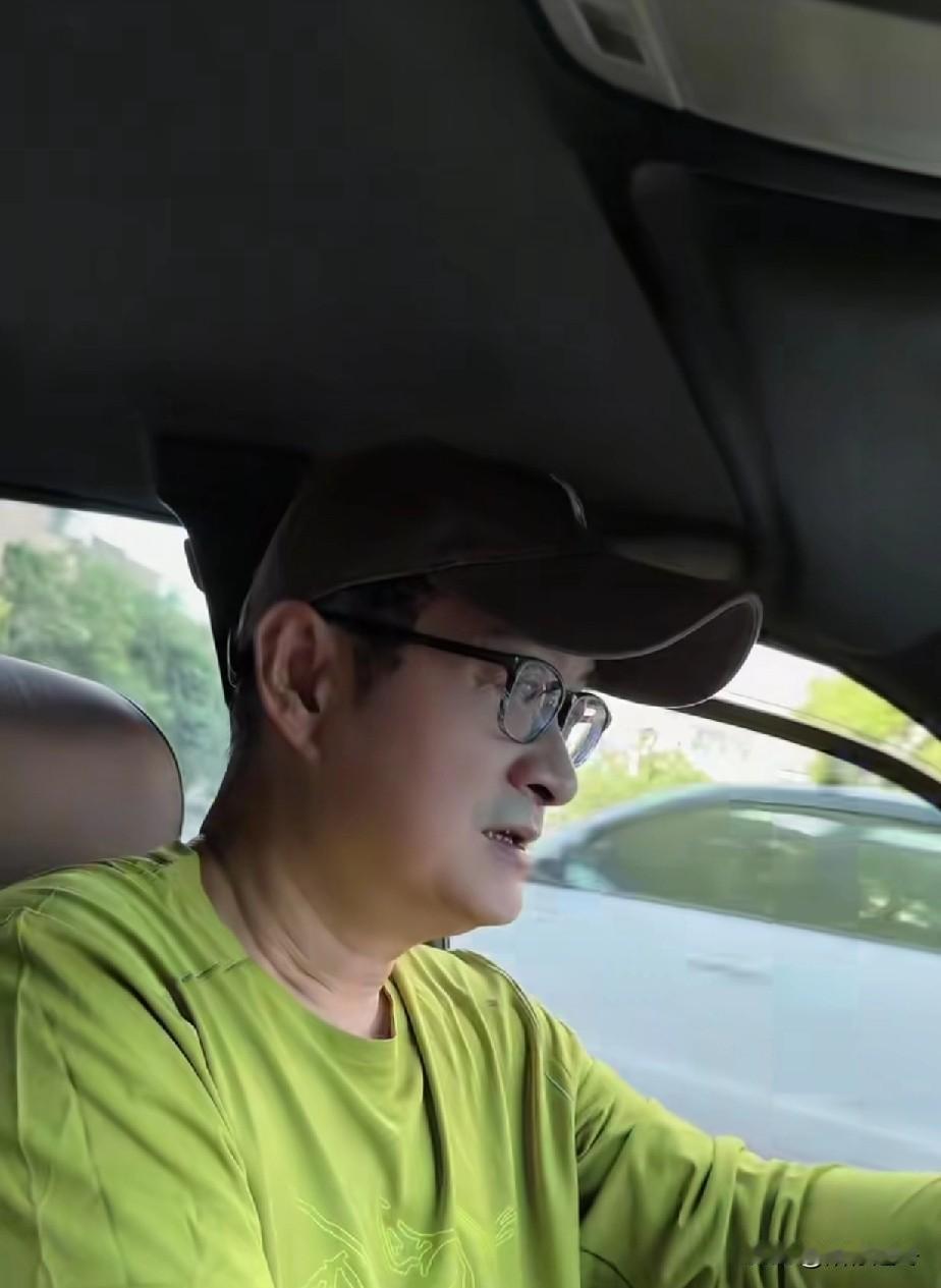 台湾省可以用高德导航了！[给力]
最近台湾省的信息量有点大，前几天是光复日，现在