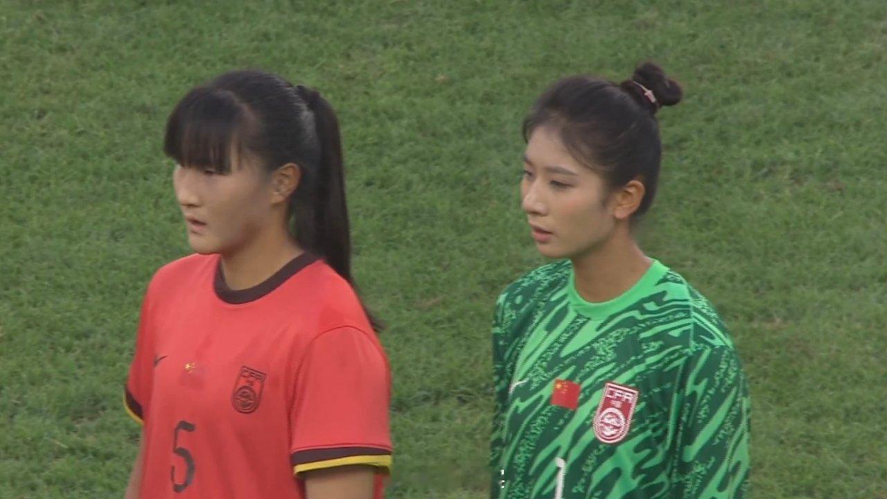 中国女足u20vs黎巴嫩女足u20 开打开打[期待]今天现场观众人不少啊 目前两