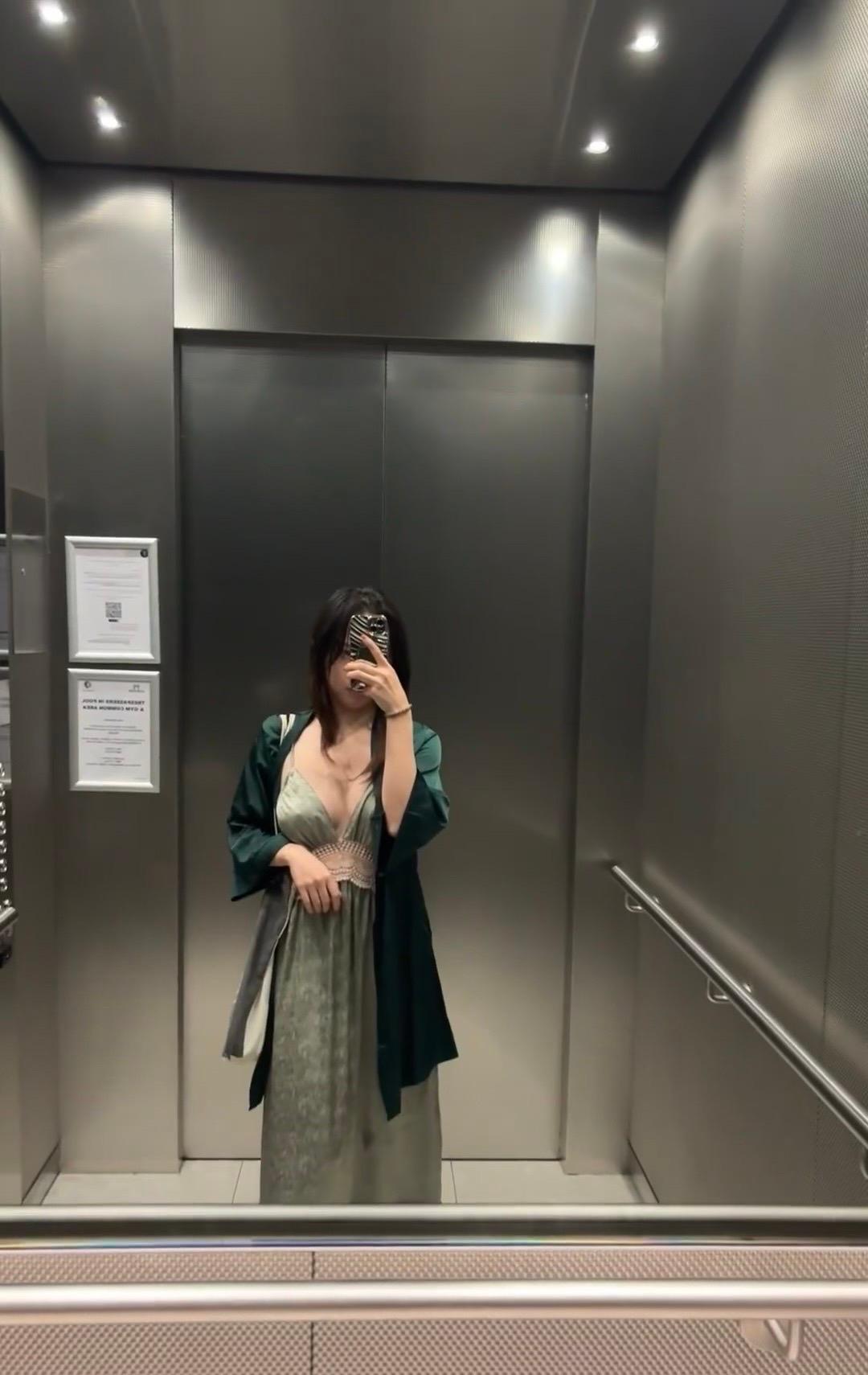 今天的穿搭好看吗