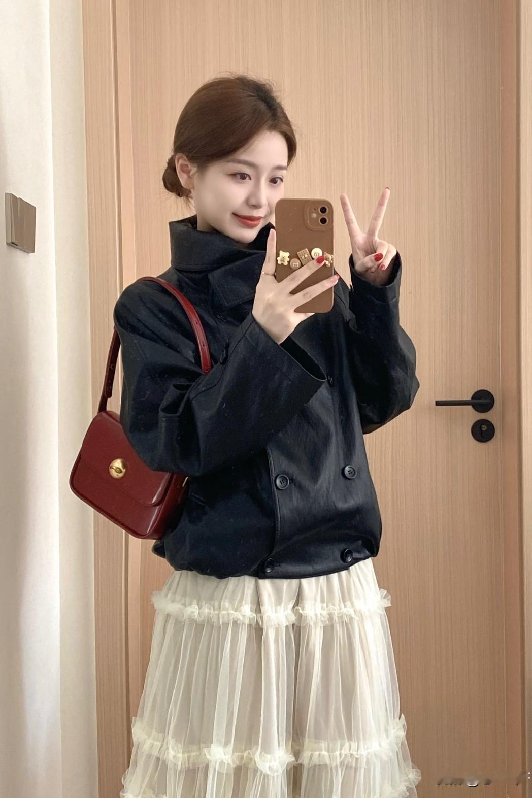 皮衣配白裙绝了～