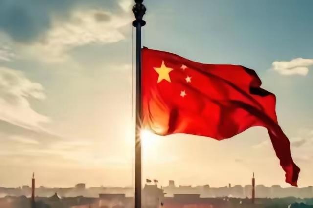 最近网上冒出来这么个说法，一开始我看前半句还咯噔了一下，往后瞅才反应过来，人家压