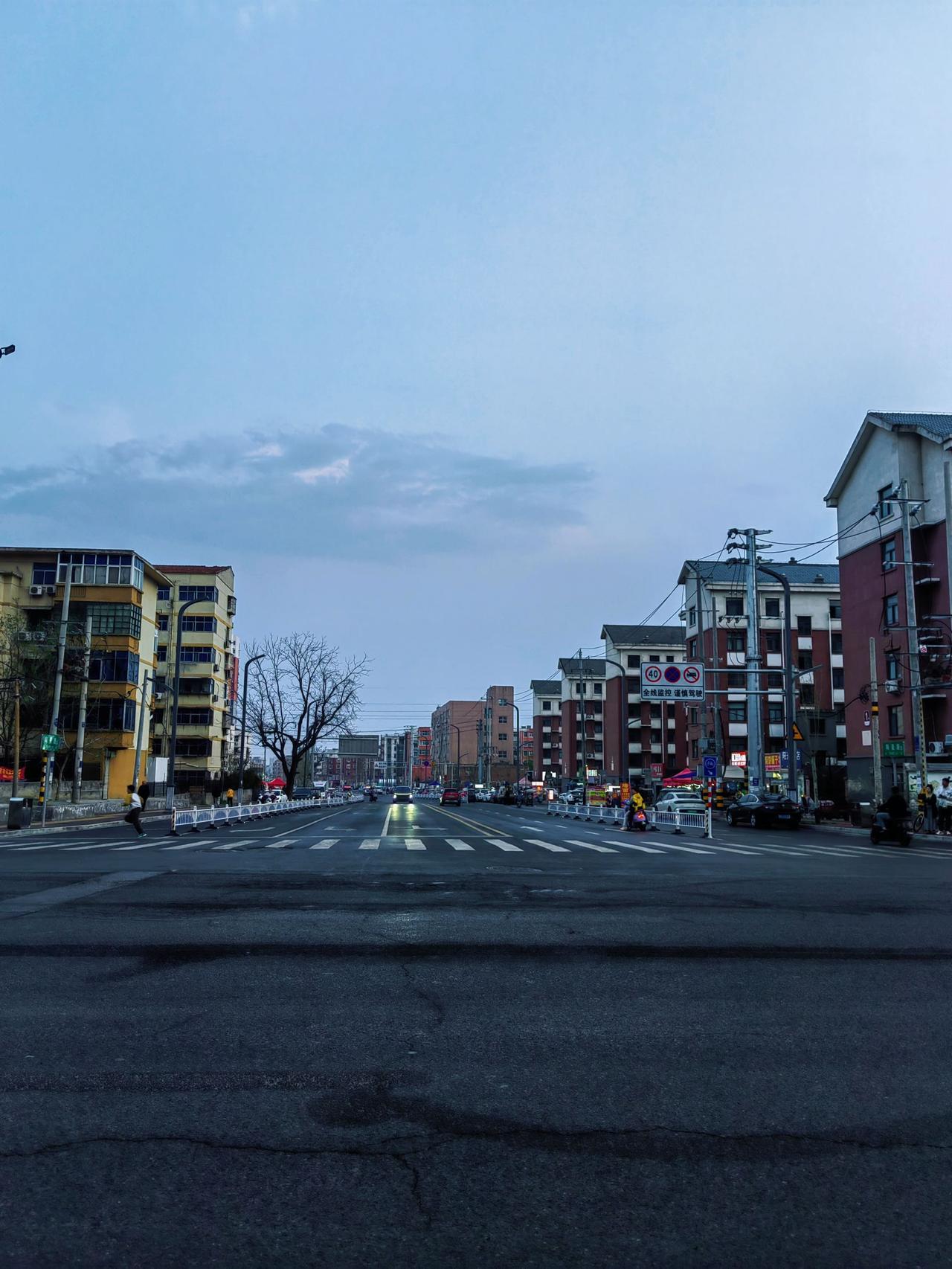 这就是焦作的街道，不错吧？焦作 城市道路