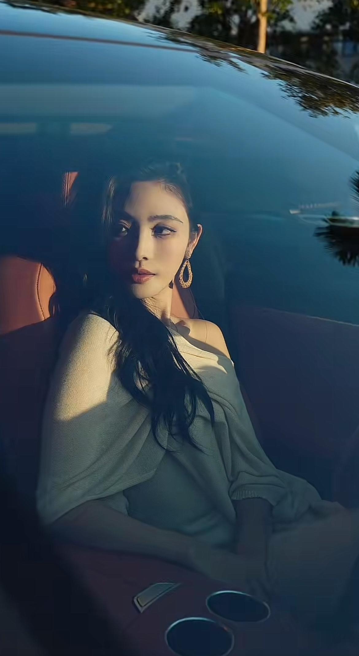 深蓝汽车当前在售核心车型共 5 款，具体车型及价格如下：
1. 深蓝 SL03（