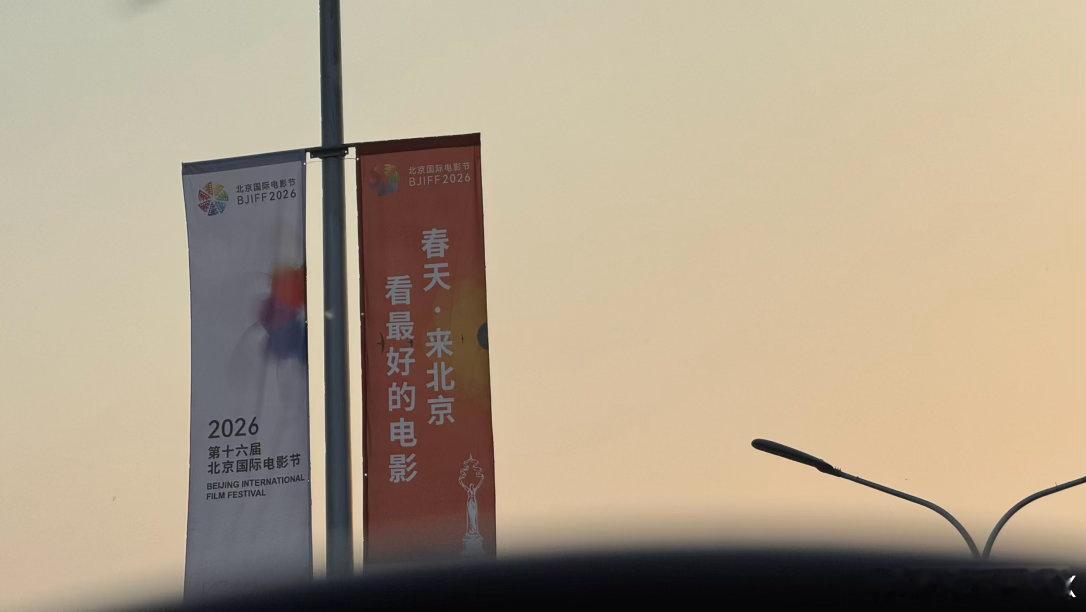 14年前，我在北京开着奥迪那时候，奥迪品牌的刻板印象很有用只要你是深色奥迪，那就