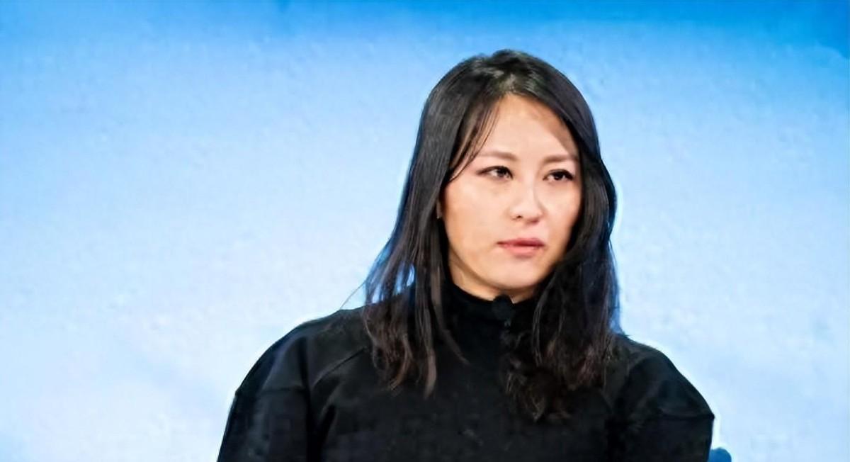 这几年美国对中国使出的手段，大家伙儿心里都有数，那真叫一个“刺刀见红”。

关税