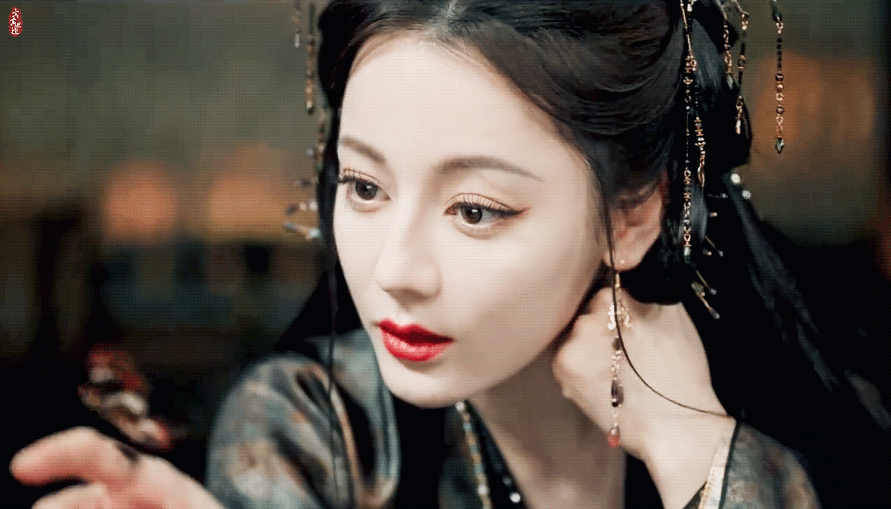 迪丽热巴回应白日提灯定档燥候这个万灵之主贺思慕迪丽热巴白日提灯发文