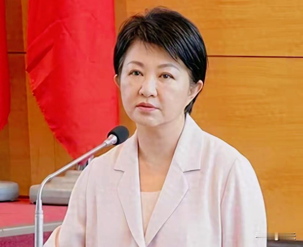 卢秀燕出手力挺蒋万安！
最近台北市长选战打得火热，民进党参选人沈伯洋靠着网络声量