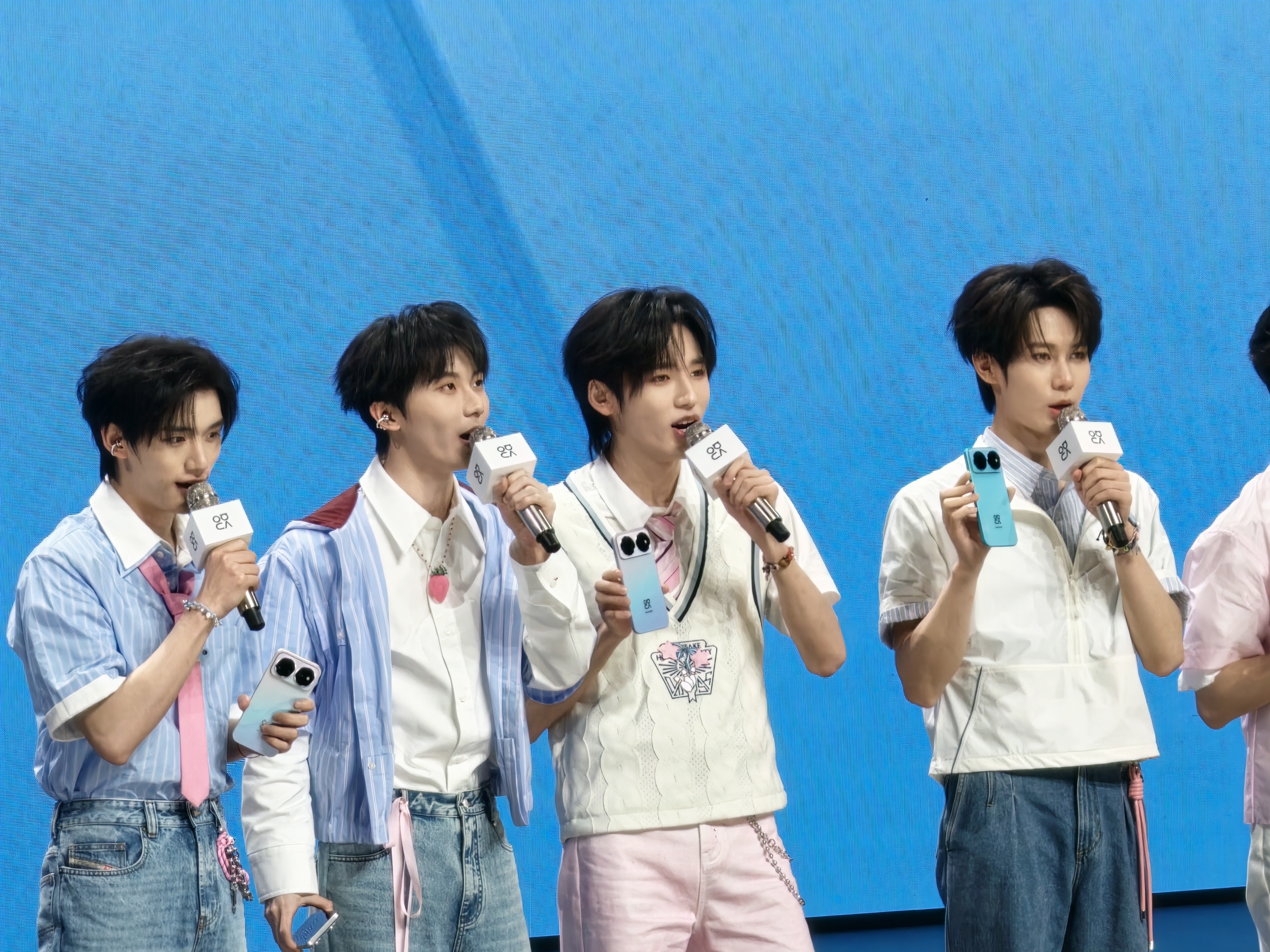 时代少年团成员你们认识几个？我认识宋亚轩和马嘉祺马嘉祺宋亚轩
