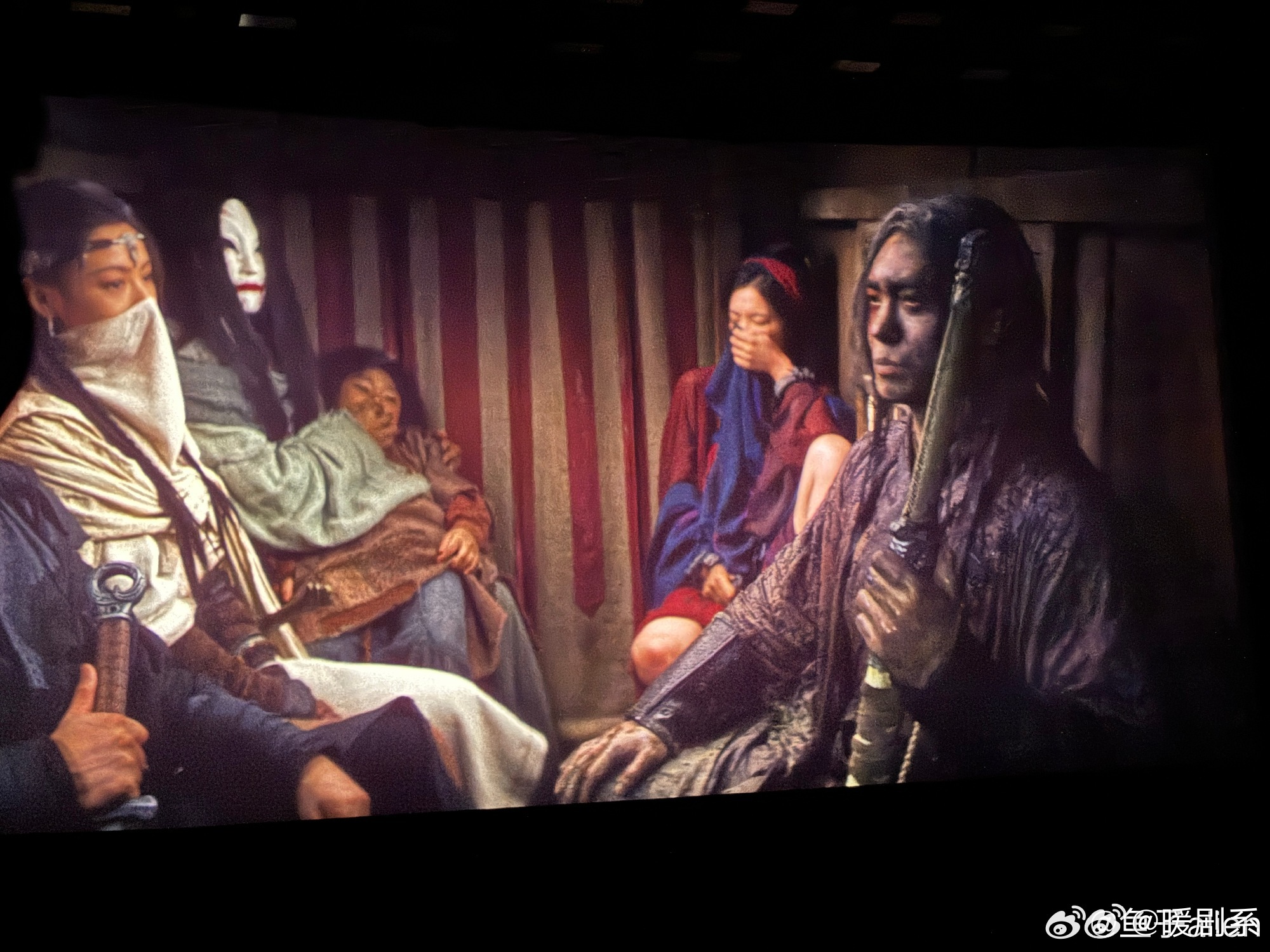 镖人 贺图 镖人十亿了，作为观众真的很开心。能在电影院看到这样用心的武侠片，是我