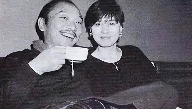 台北酒吧XO浇灌出的江湖梦：纵情酒色47年暴毙，古龙70部亿级IP如何刺痛202