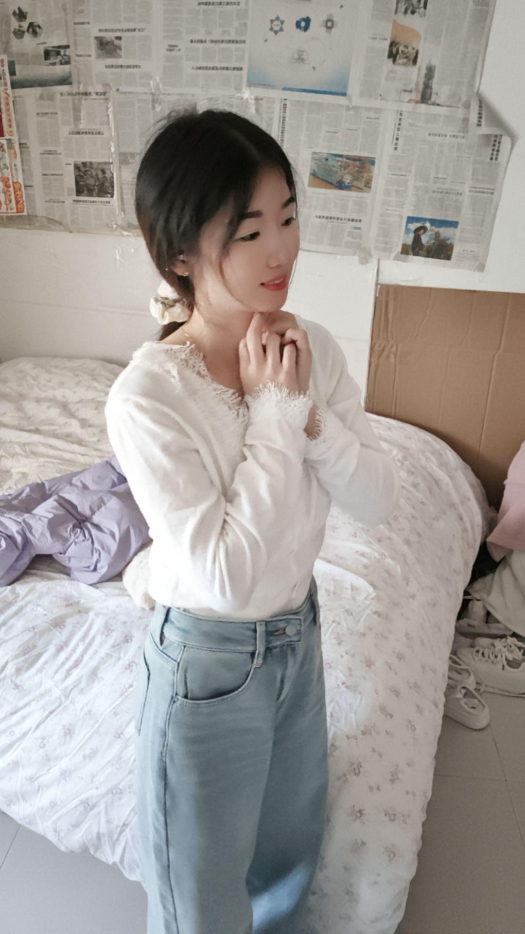 我们争不过岁月，也跑不过时间，唯有以自己喜欢的方式过每个日出日落，人生...