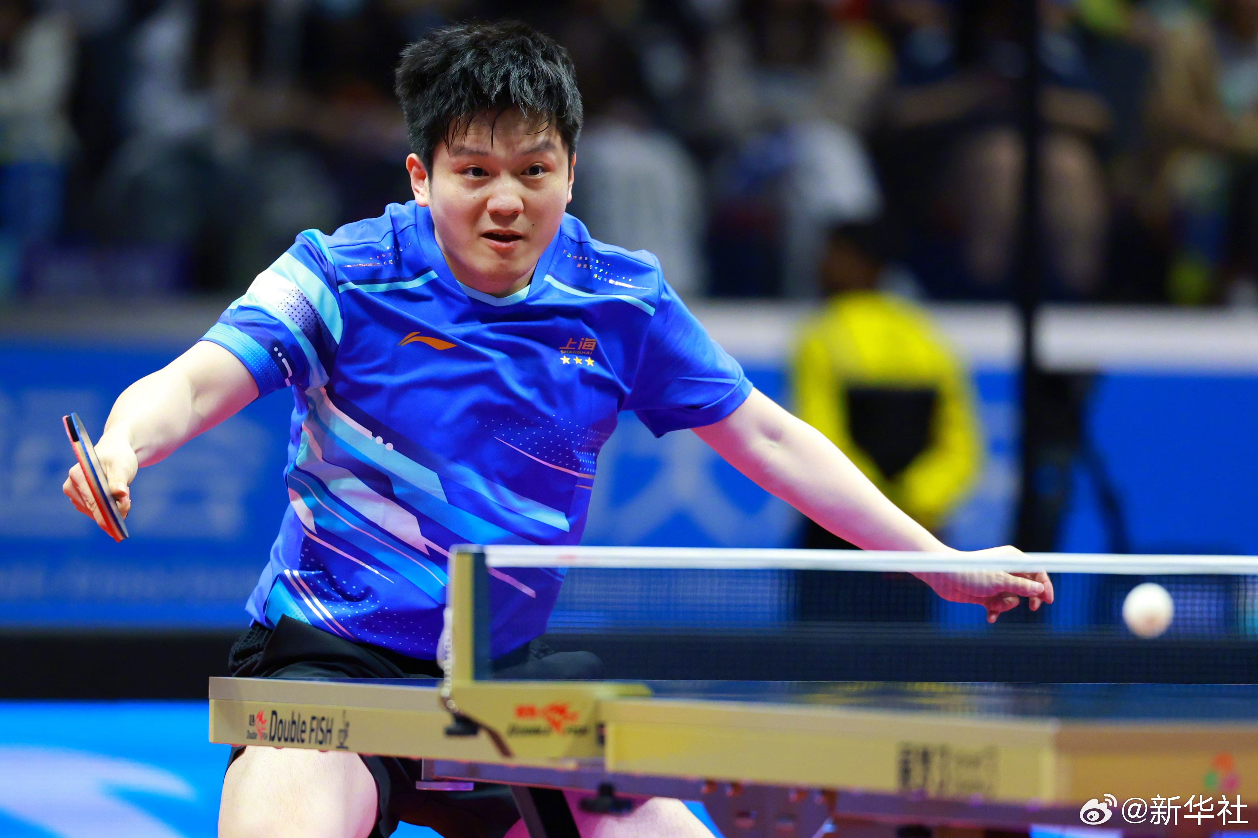 【祝贺！#樊振东进16强#】11月10日，第十五届全国运动会乒乓球项目在澳门银河