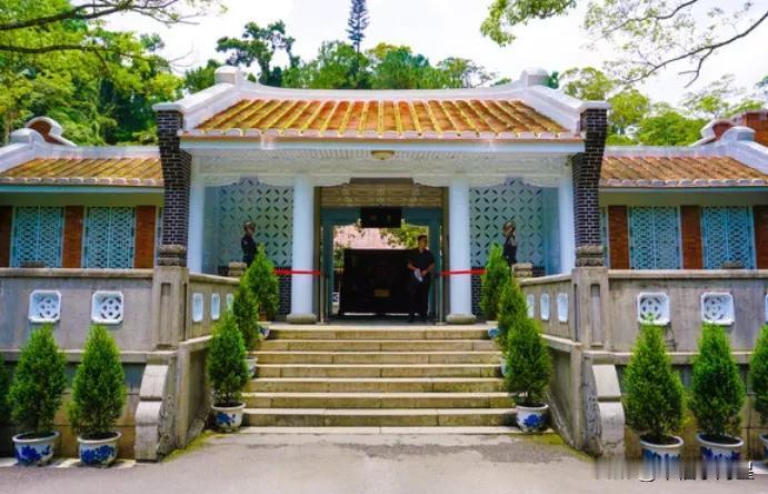 所谓“蒋介石陵寝”用词将被赖清德民进党当局删除，标志着蓝绿交锋达到白热化。

1