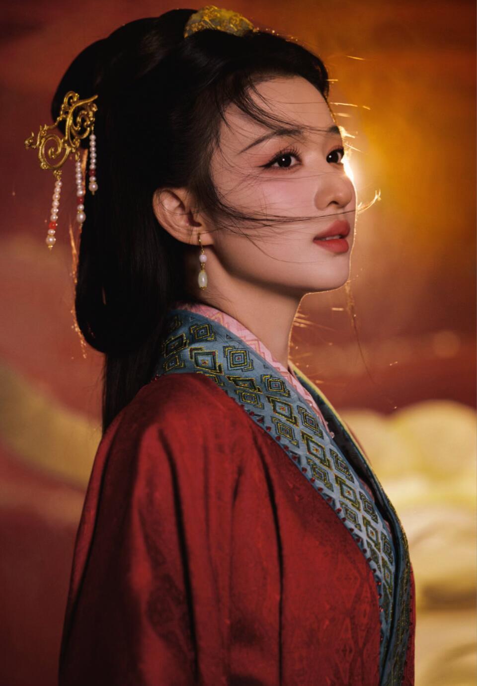 王楚然春晚登场涨粉超65万春晚拍出了王楚然的人生镜头王楚然昨晚这个镜头确实太绝了