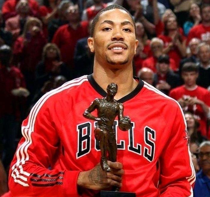 NBA历史上最年轻的常规赛 MVP：德里克罗斯！
芝加哥南区恩格尔伍德，一个曾被