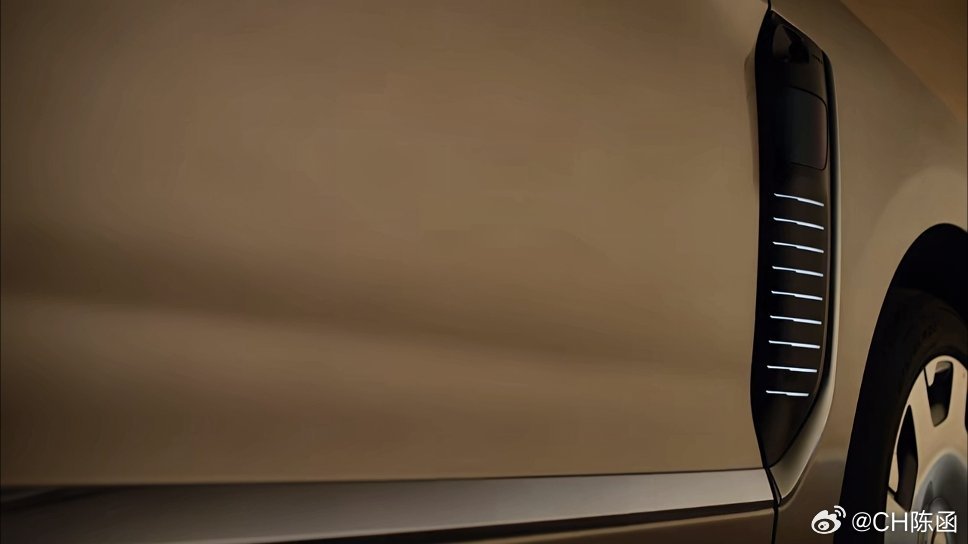 蔚来ES9开始猛猛爆料了！今天第一支宣传片，我们能看到：▷ 图1 blingbl