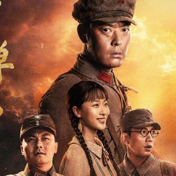 《九个弹孔》里，故事开端李智信的遭遇太让人痛心。那是1932年，他和母亲及哥哥一