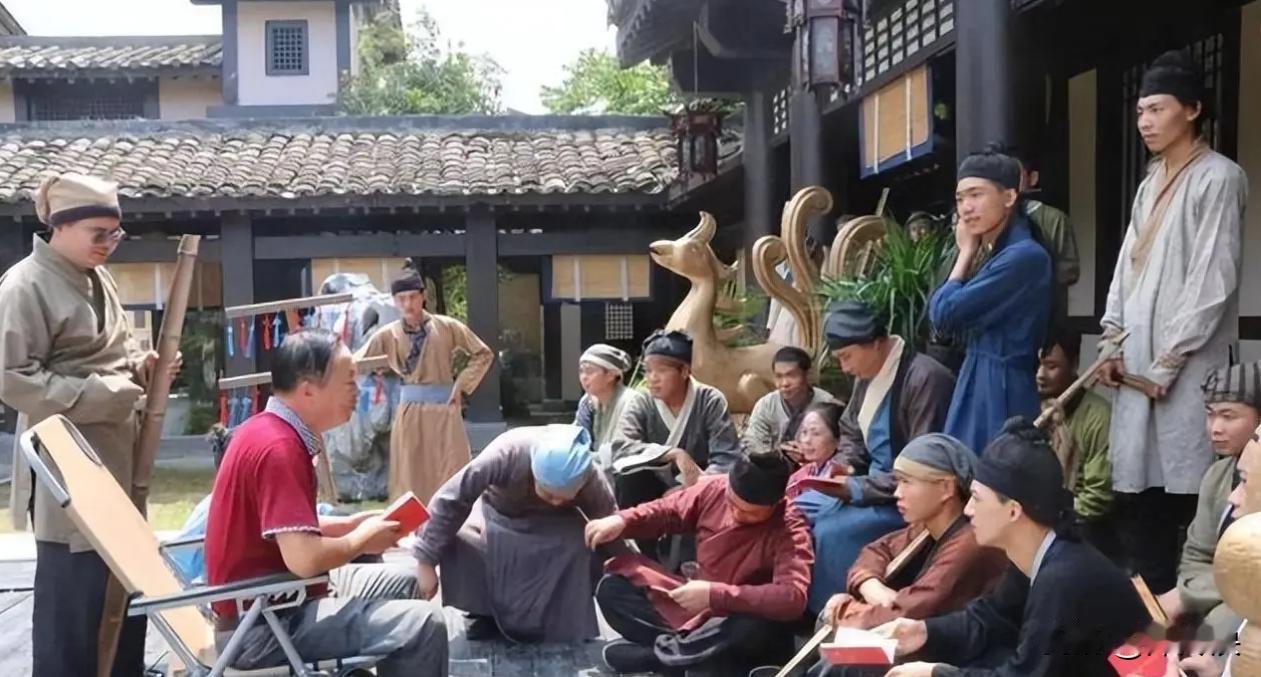 群演行业要面临寒冬吗？时薪15块的这个价格还要被降到13.5块。
 
本来群演的