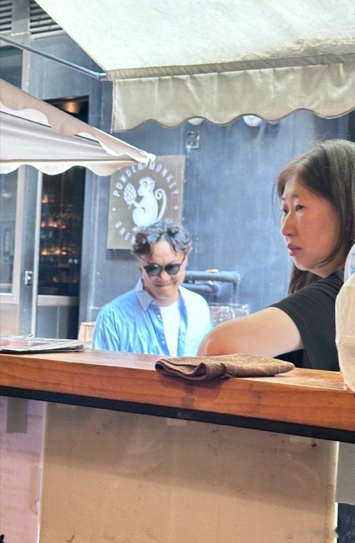 全香港都在偶遇陈奕迅  求一个偶遇陈奕迅的秘籍退一万步讲，偶遇陈奕迅的真的不能是