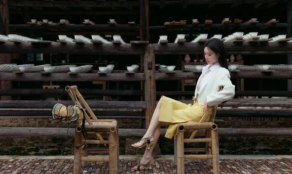 孟子义 × FENDI × 景德镇 原图
孟子义 × FENDI × 景德镇 原