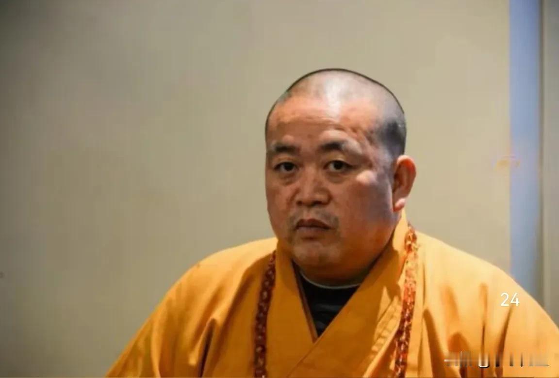这年头连暮鼓晨钟、“六根清净”的和尚都难以自持而腐败堕落了，这让端坐在庙堂之上接