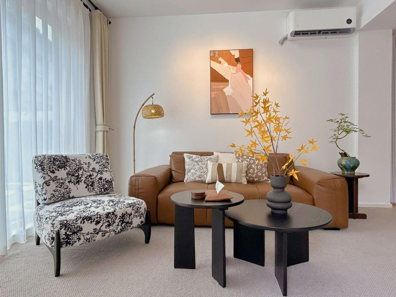 下叠别墅            三室一厅三卫带庭院
（床型1.8m*2m大床2张