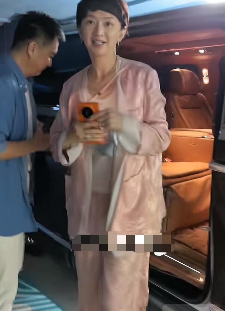 许亚军与三婚妻子