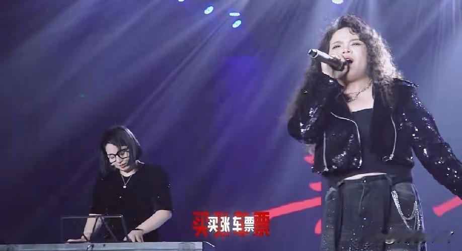 “受了委屈，没地方去流浪，买张车票回来，阿姨给你留着汤。”这不是什么灵魂鸡汤，是
