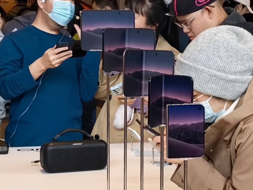 苹果首款折叠屏没能养肥黄牛