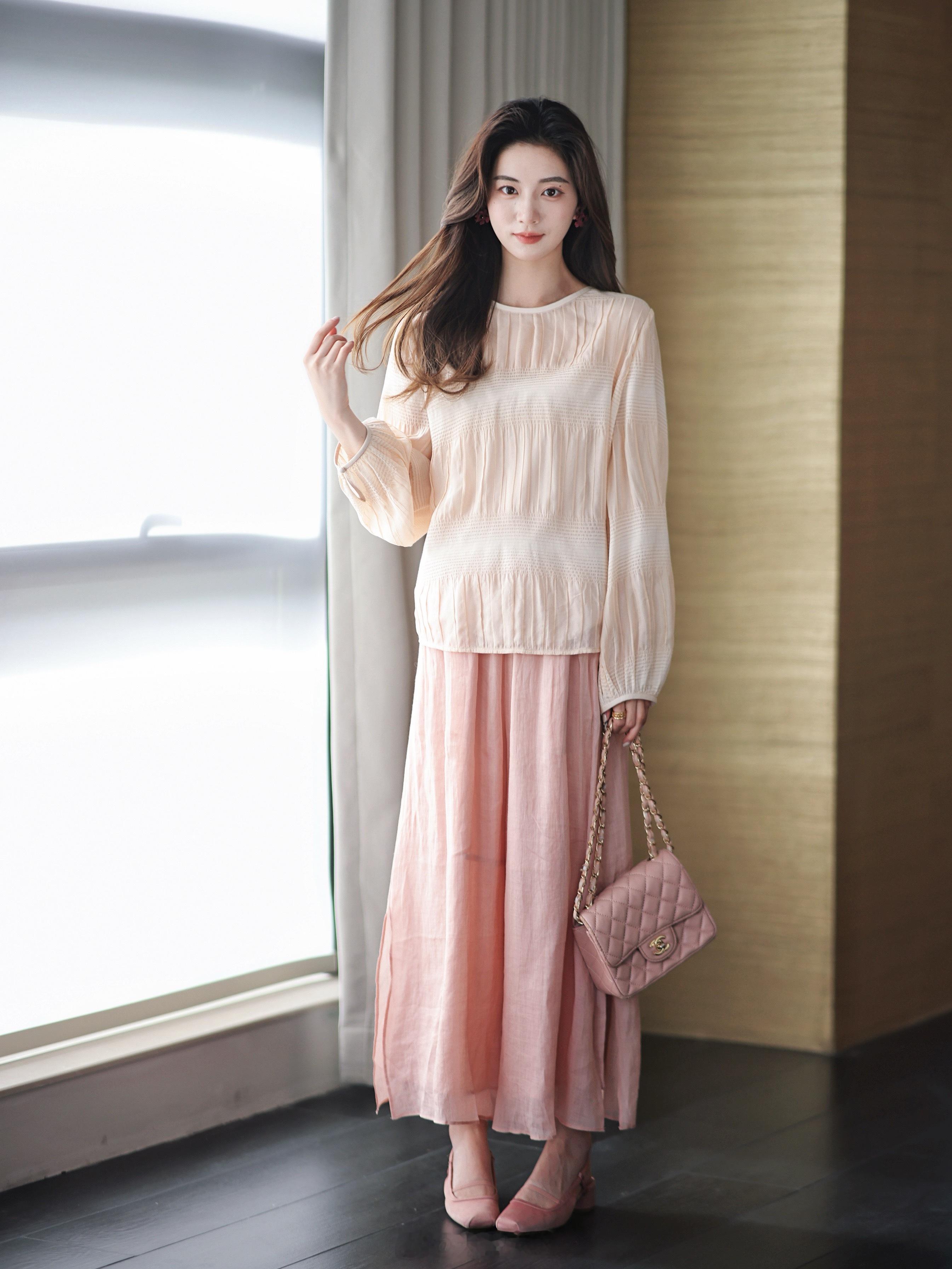 温温柔柔又优雅的感觉不就是这套吗？！丝棉弹力横波绉小衫 有配100天丝吊带完全不