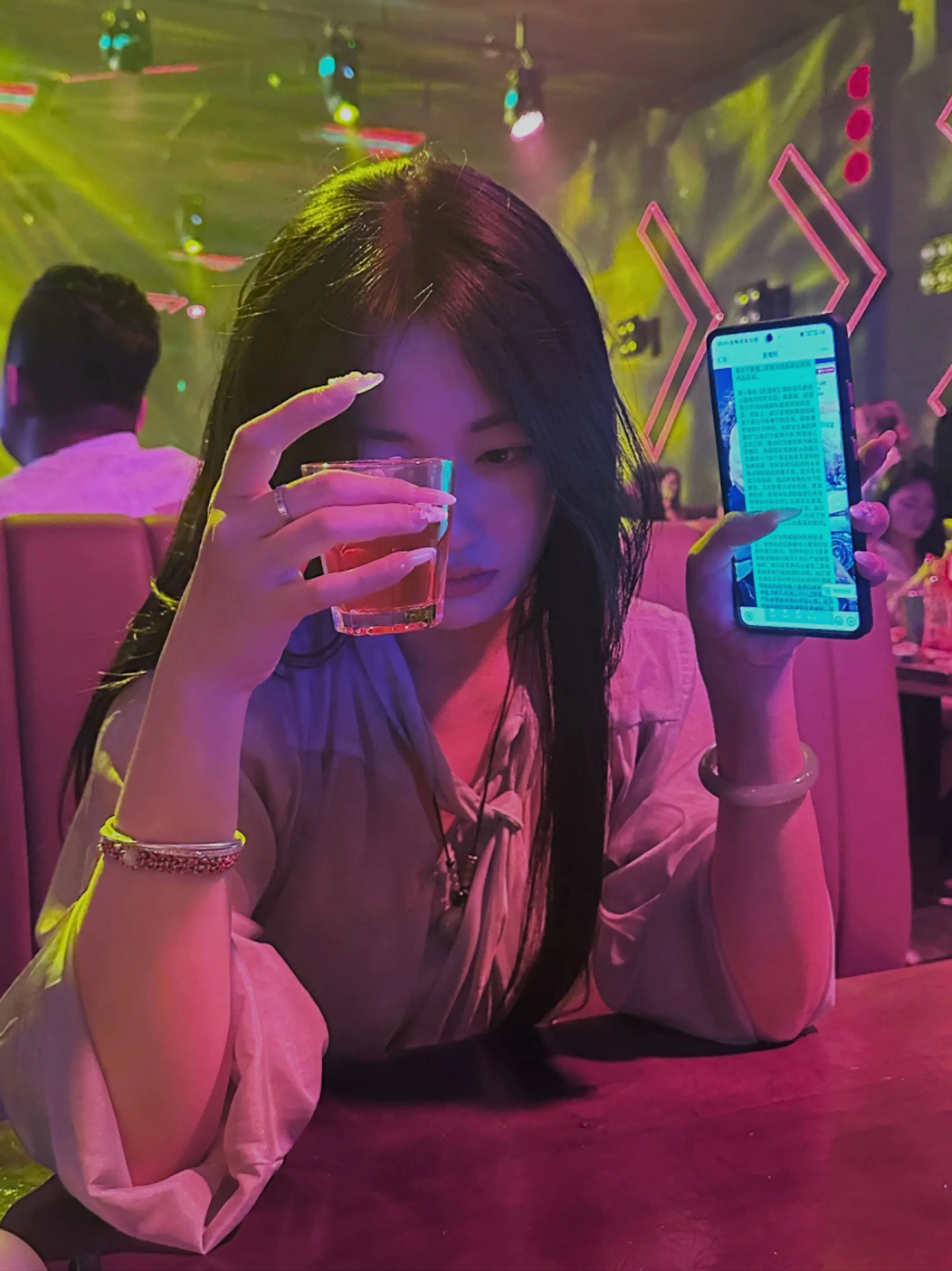 你到底在为谁等待