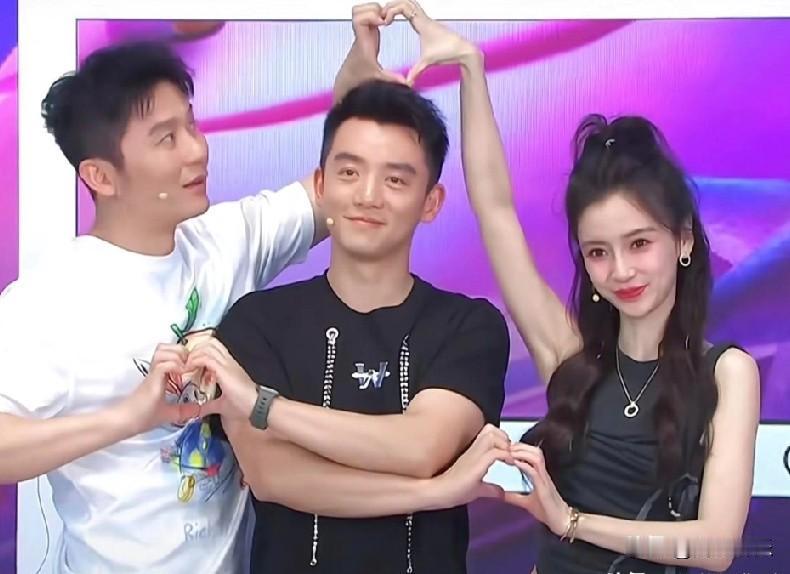 【50岁李晨活成娱乐圈最特别的存在】
 
从《跑男》壮硕"大黑牛"到如今满脸风霜